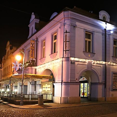 Hotel Zlata Vcela Domazlice Bagian luar foto